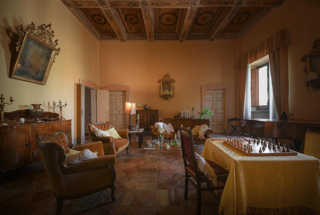 Palazzo Bonfranceschi Bed and Breakfast Belforte del Chienti Exteriör bild